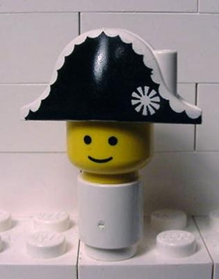 Lego Minifigur Admiral Zweispitz (2528px2)