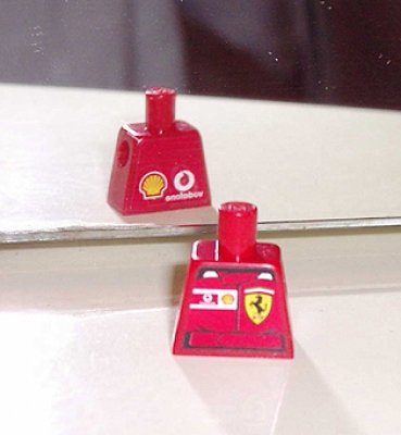 Lego Minifigur Torso mit Sticker -Ferrari Racing- (973pb0390)